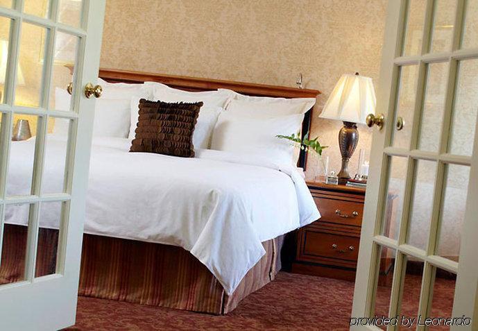 The Del Monte Lodge Renaissance Rochester Hotel & Spa Habitación foto